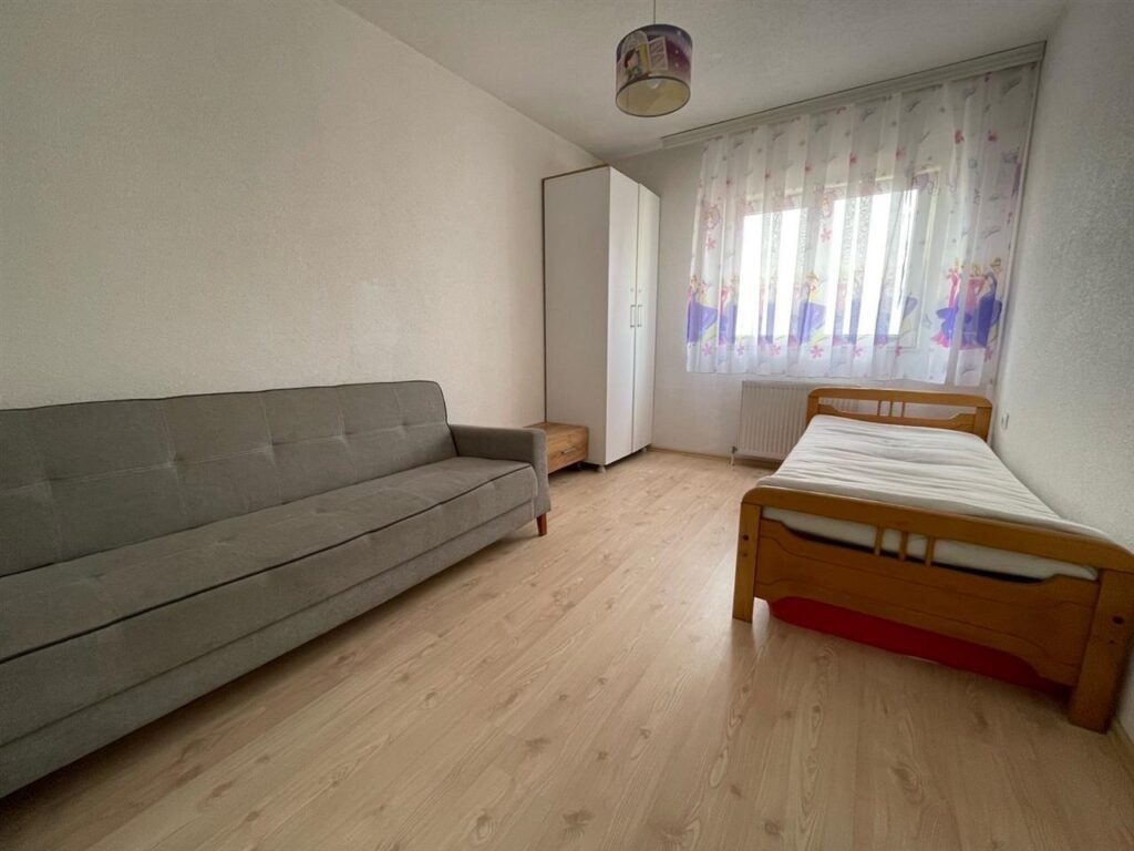 Banese e mobiluar (1)