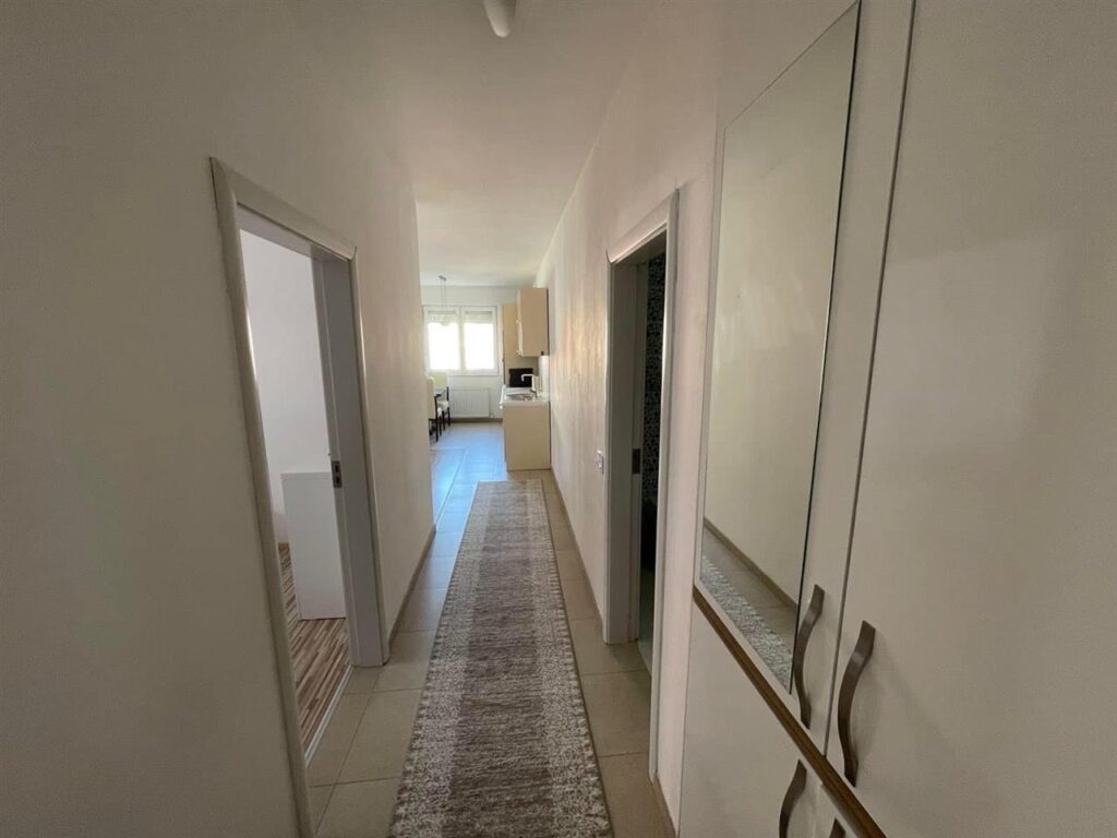 Banese Me Qera Ne Lakrishte