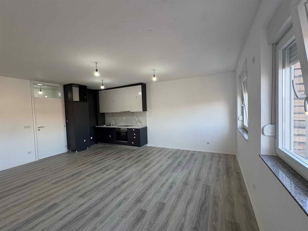 Banese Me Qira Ne Lagje Tspitalit