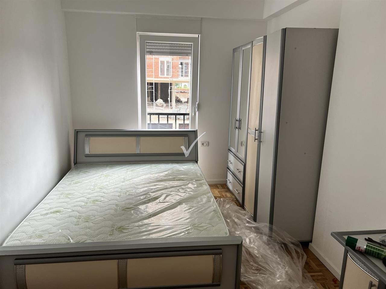 Leshoj Banesen Me Qira 1