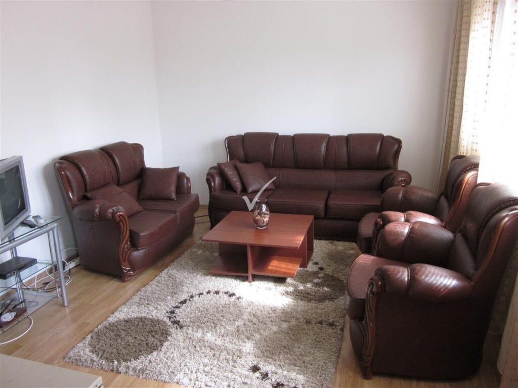 Ofrohet banesa me qera në lagjen e muhagjerëve përball hot