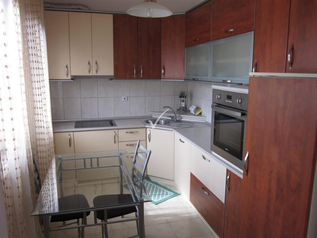 Ofrohet banesa me qera në lagjen e muhagjerëve përball hot 2