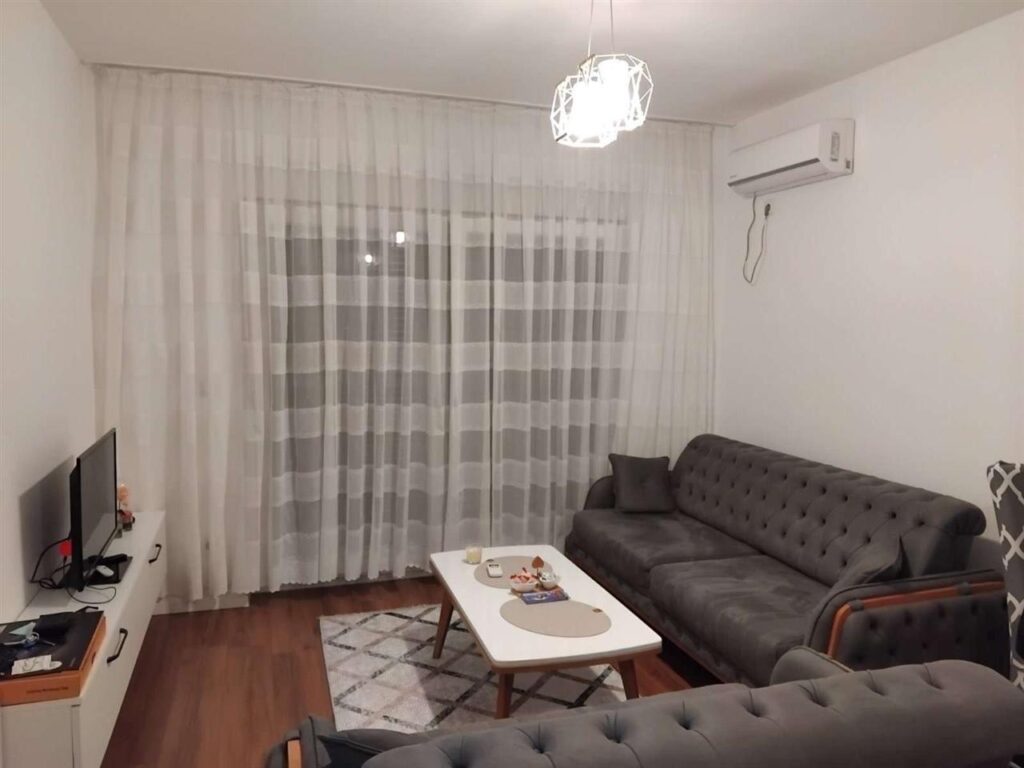 Leshoj banese me qera