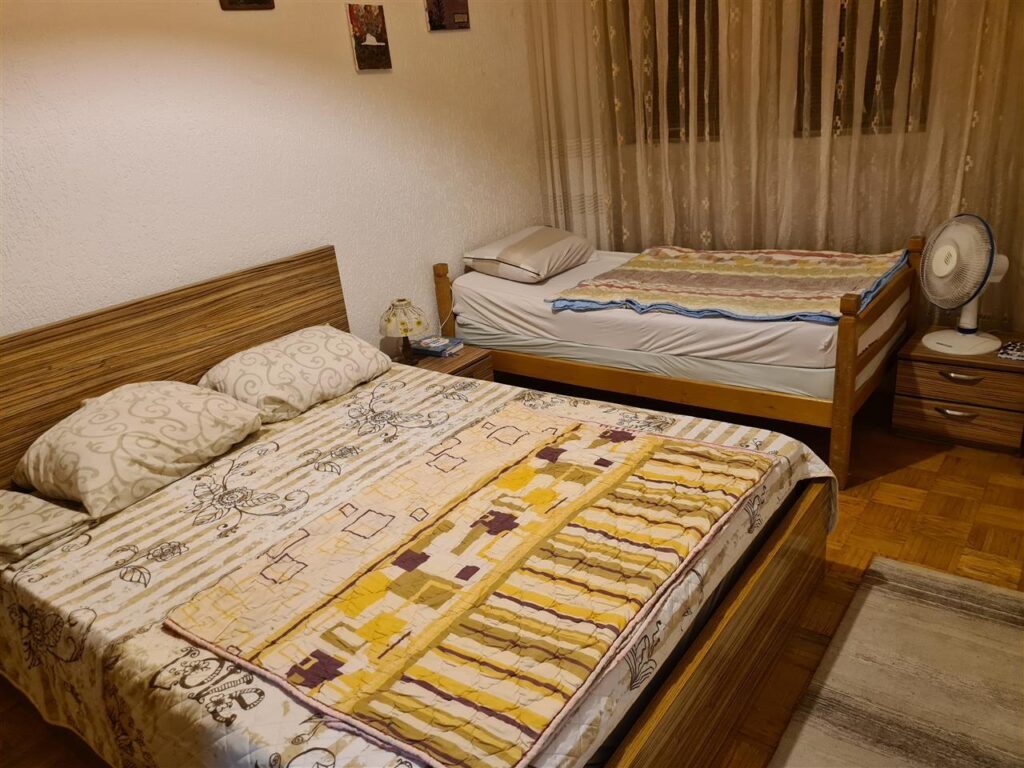 Banes me qera parku i prishtines (1)