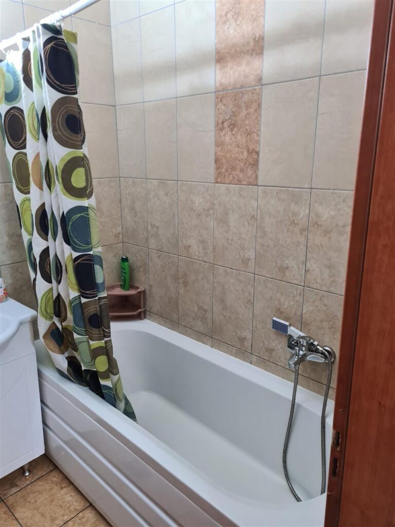 Banes me qera parku i prishtines (4)