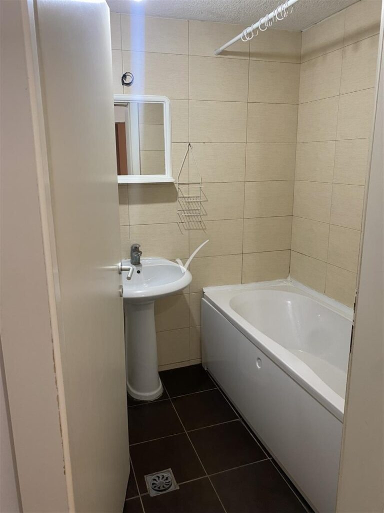 Ofrohet banese me qera 6 rotated