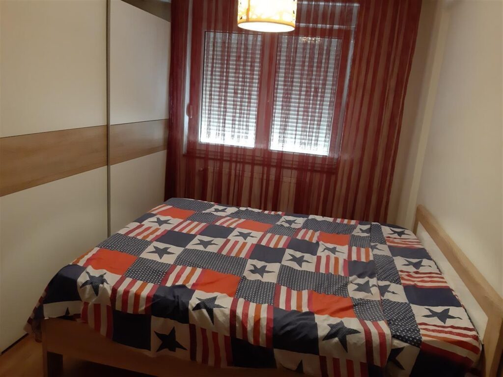 Leshohet banese me qera ne lagjen kalabria (4)