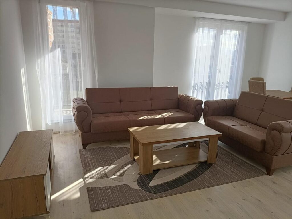 Shitet banesa fushe kosov qender me mobile 55 000 (6)