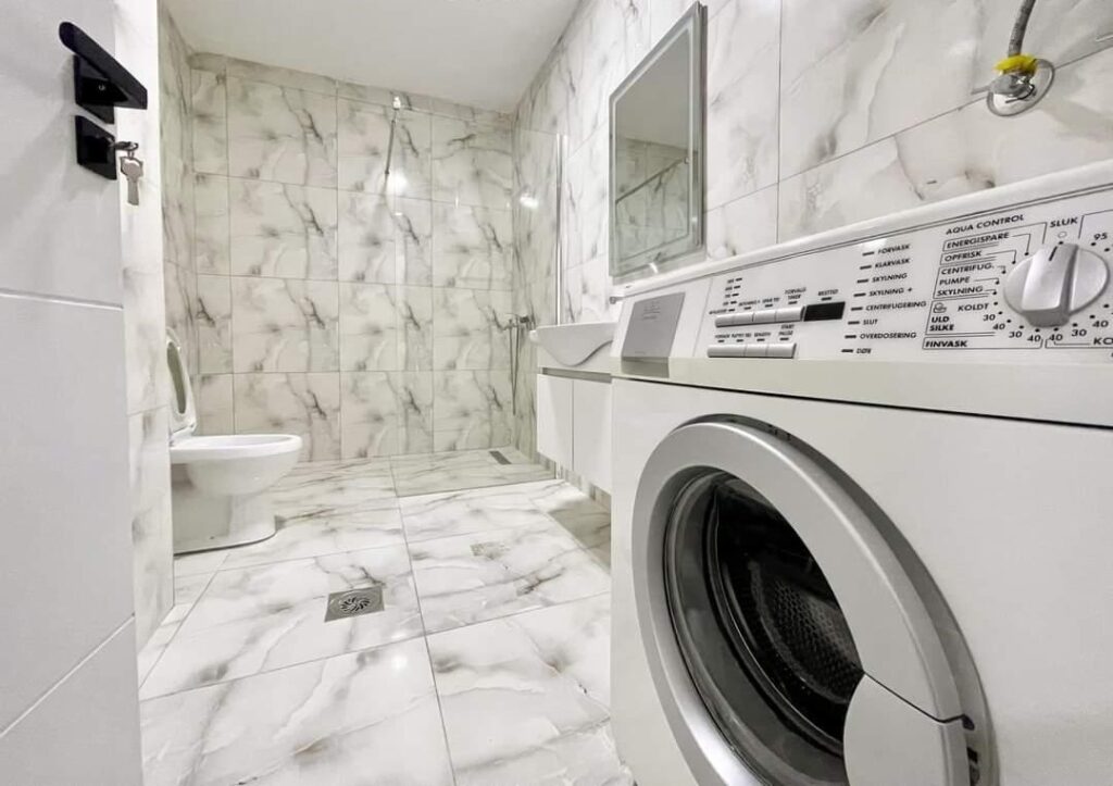 Shitet banesa fushe kosov qender me mobile 55 000 (7)