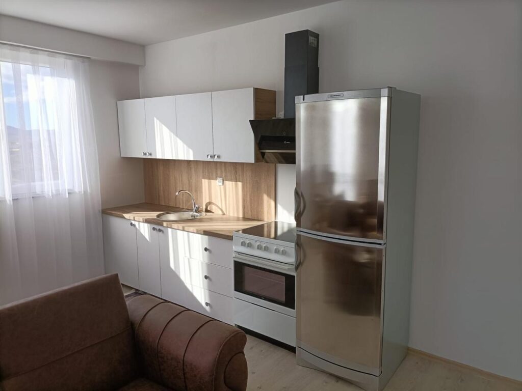 Shitet banesa fushe kosov qender me mobile 55 000 (8)