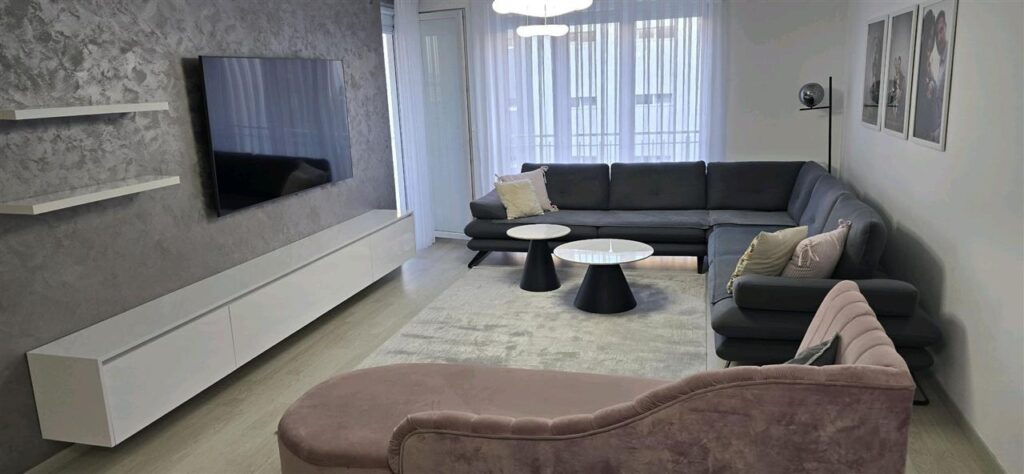 Banesa ne shitje ndertim nga britania home (2)