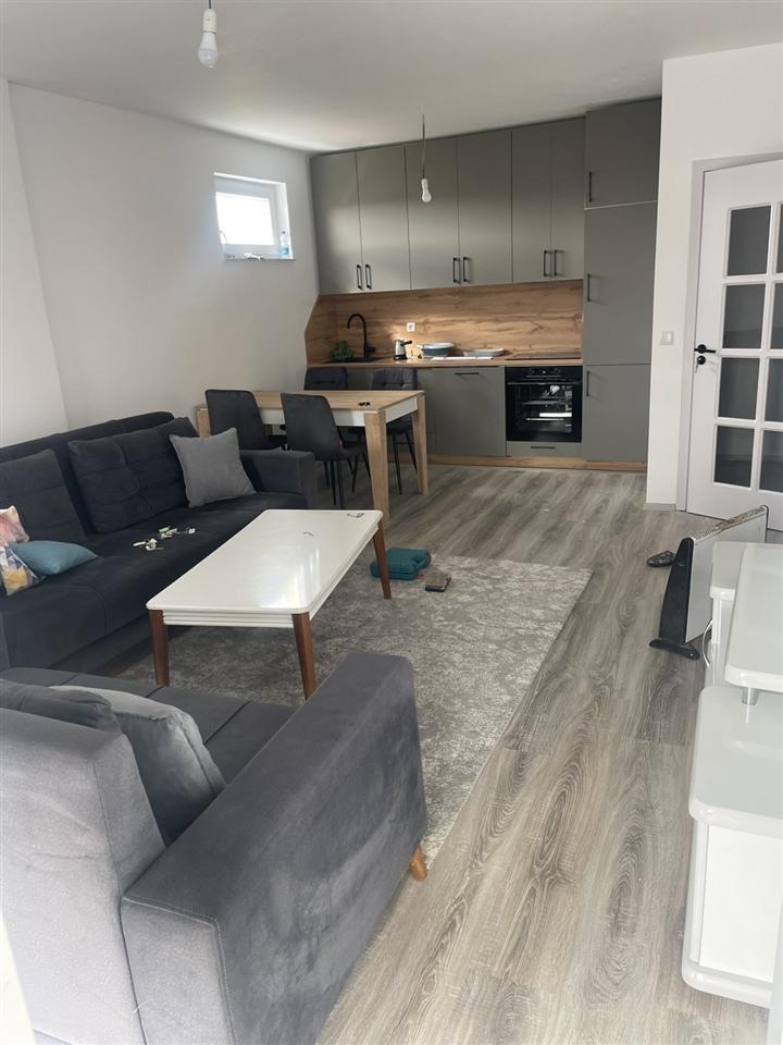 Leshoj me qera banesa ne fushe kosove