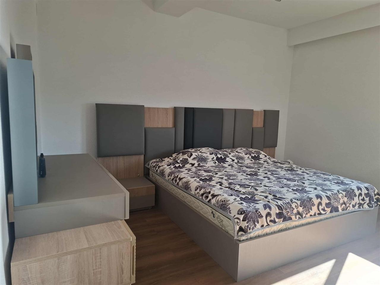 Banesa ne shitje (2)