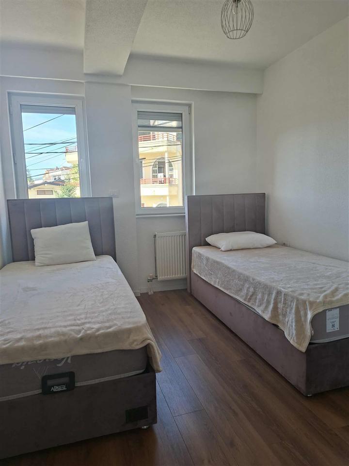 Banesa ne shitje (4)