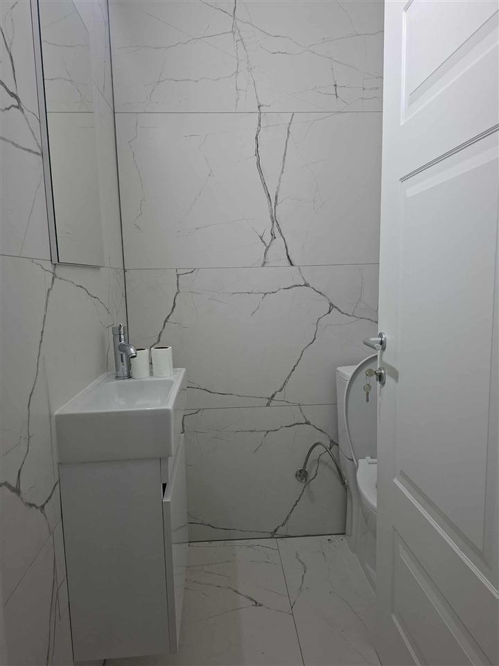 Banesa ne shitje (6)