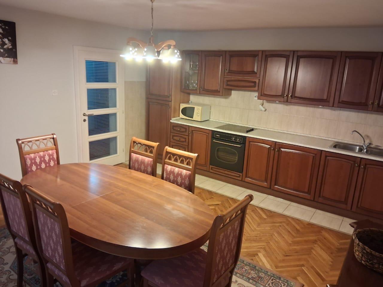 Banese me qera ne arberi dragodan (1)