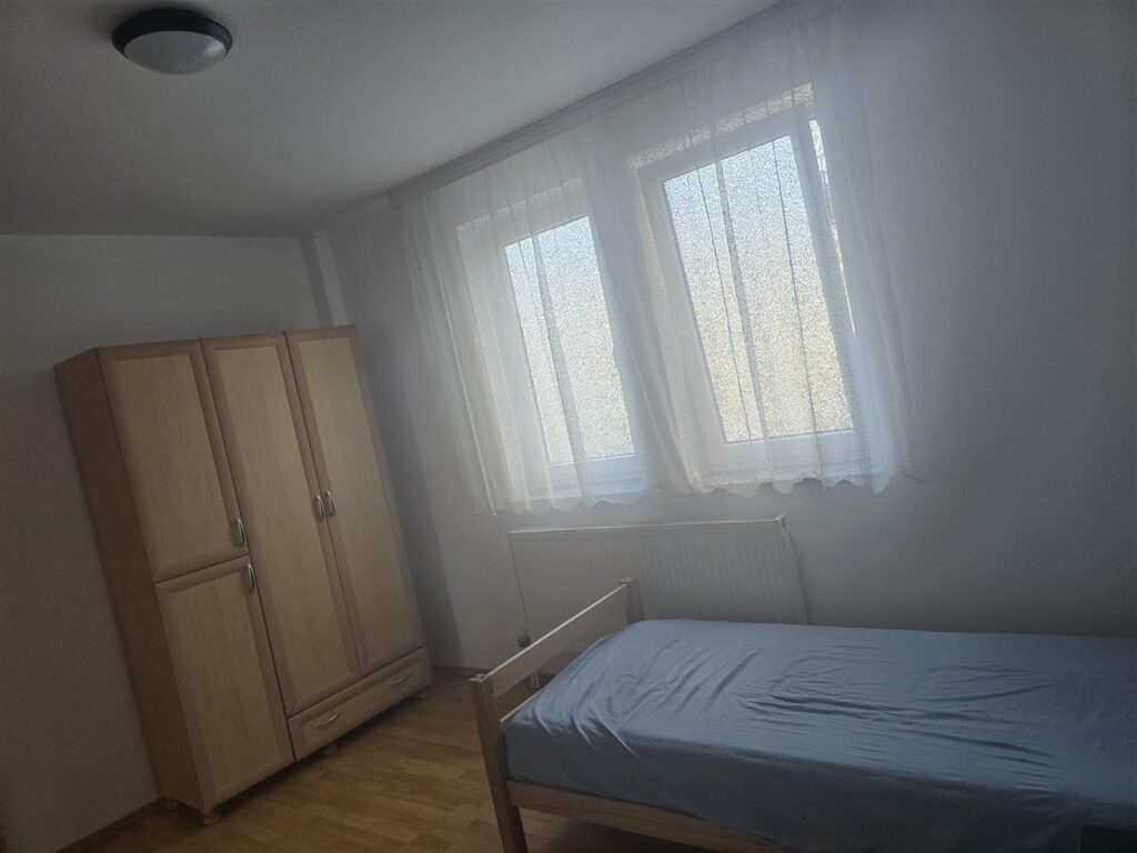 Banese me qera ne b diellit afer xhambazeve 4 (3)