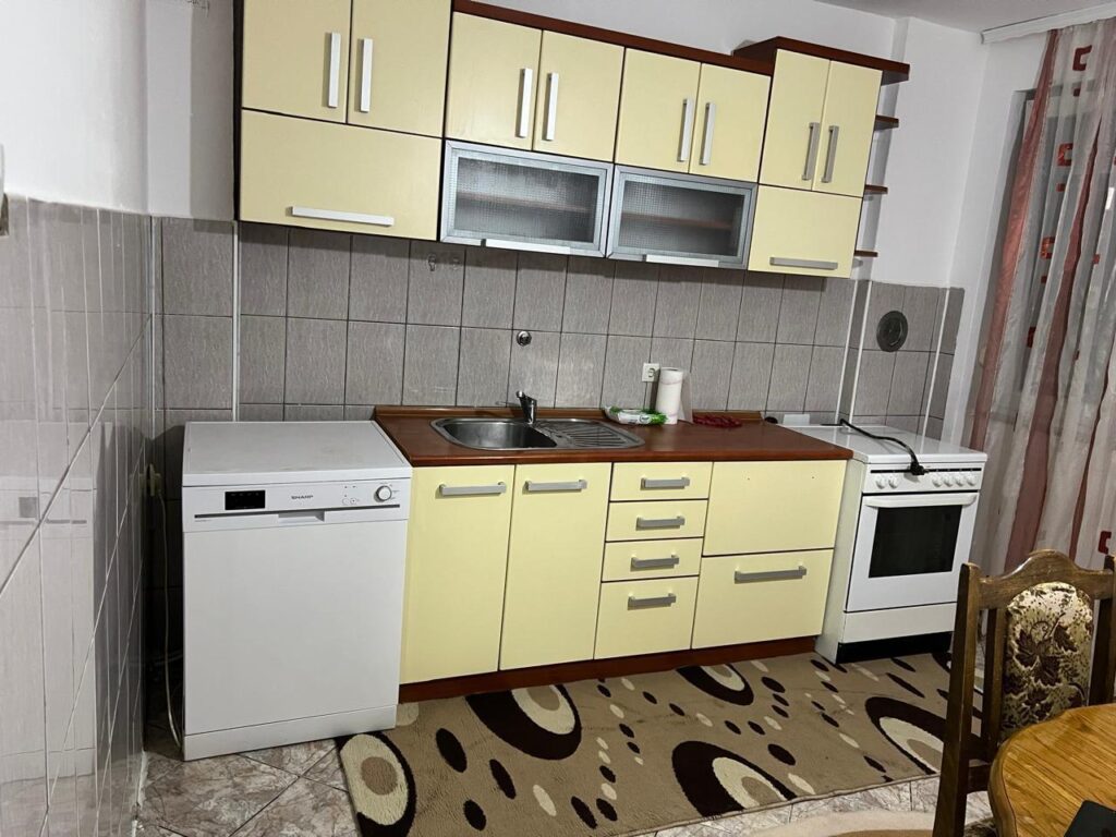 Ipet banesa me qera (1)