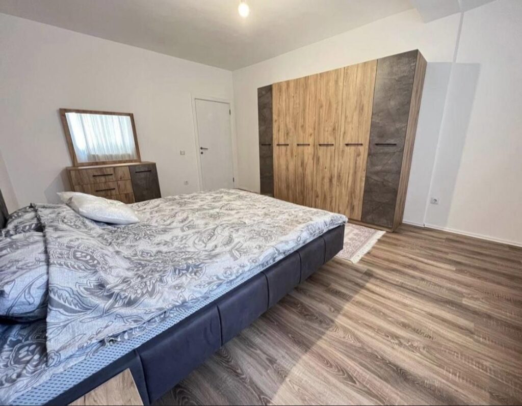 Ipet banesa me qira (2)