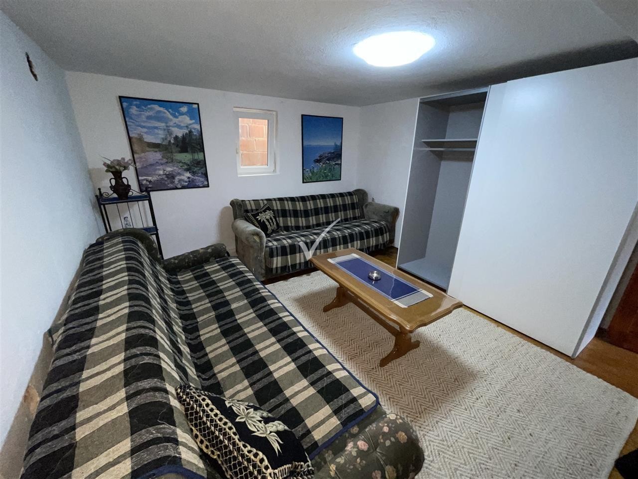 Ipet shtepia me qira pejton