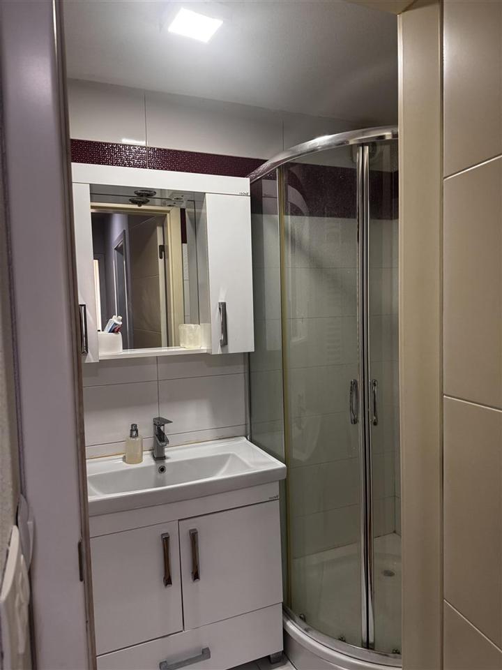 Leshohet banesa me qera te 4 llullat (8)