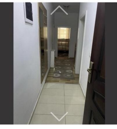 Shitet banesaa ne fushkosove (2)