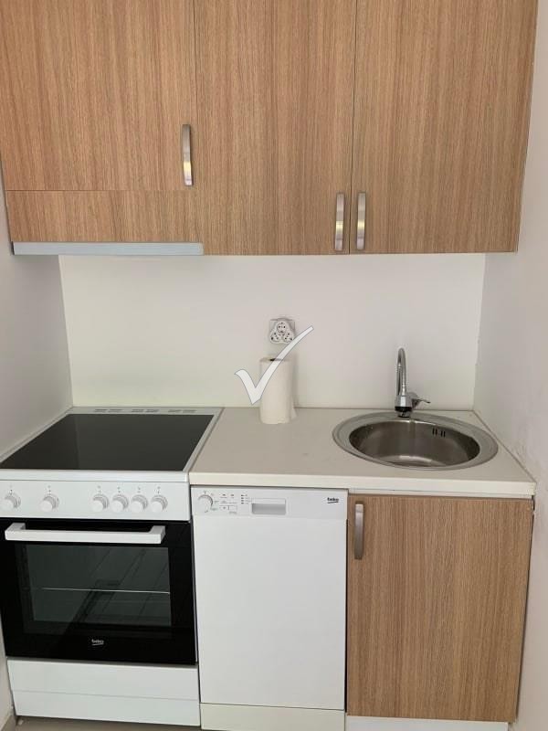 Jap me qera dy banesa afër auk rrugës për gërmi 3