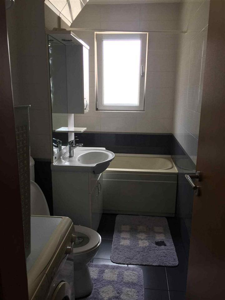 Banes me qera ne qender (5)