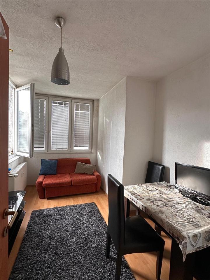 Banesa 2 dhomeshe me qera (1)