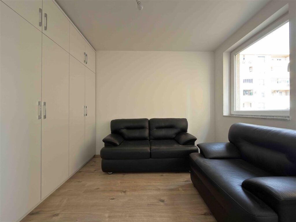 Banese e mobiluar me flete poseduse (1)