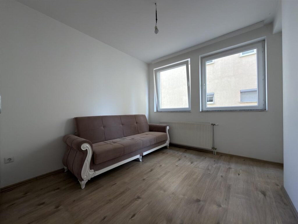 Banese e mobiluar me flete poseduse (2)