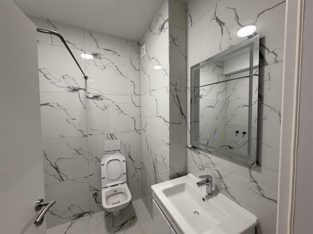 Banese e re me qera mbi ambasaden amerikane (2)