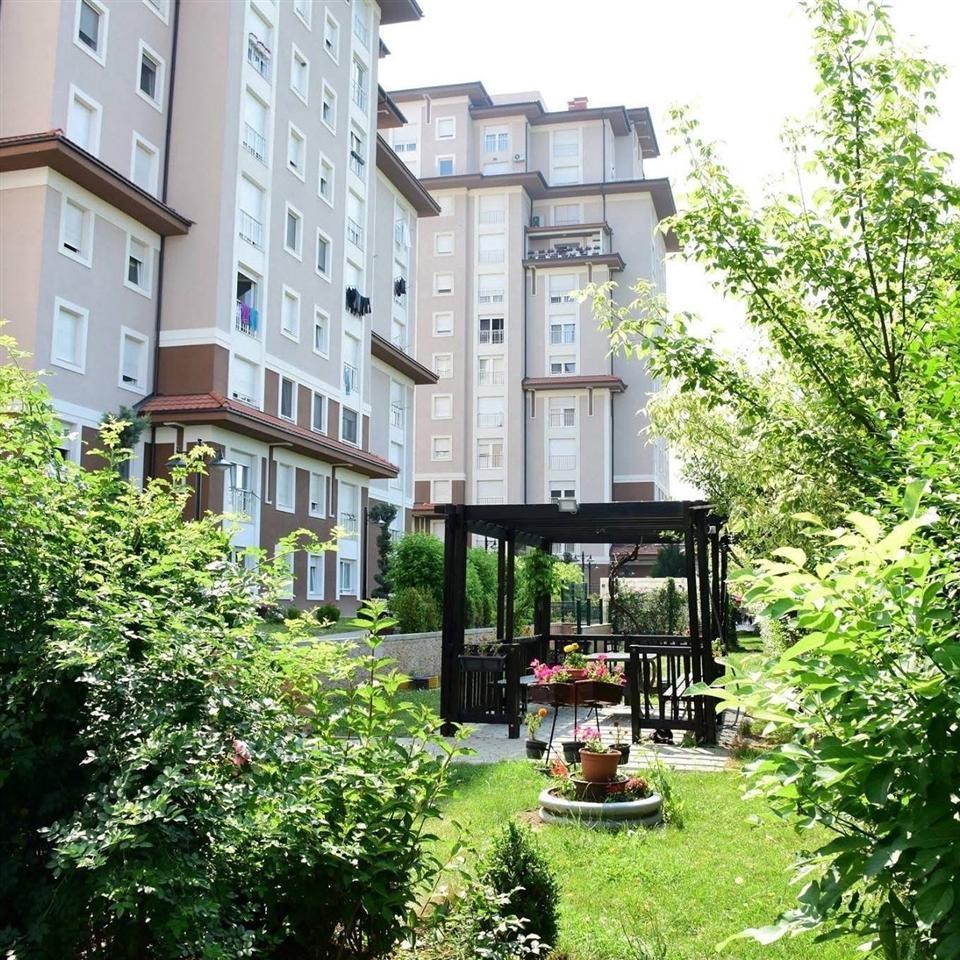 Banese ne shitje ne prishtina stars kalabri (4)