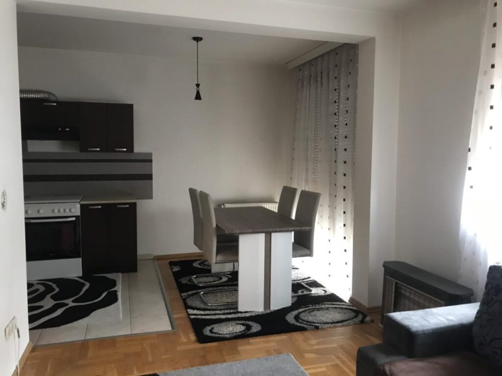 Leshohet banese me qera ne lagjen kalabri (1)