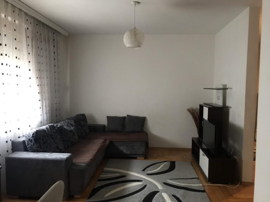 Leshohet banese me qera ne lagjen kalabri