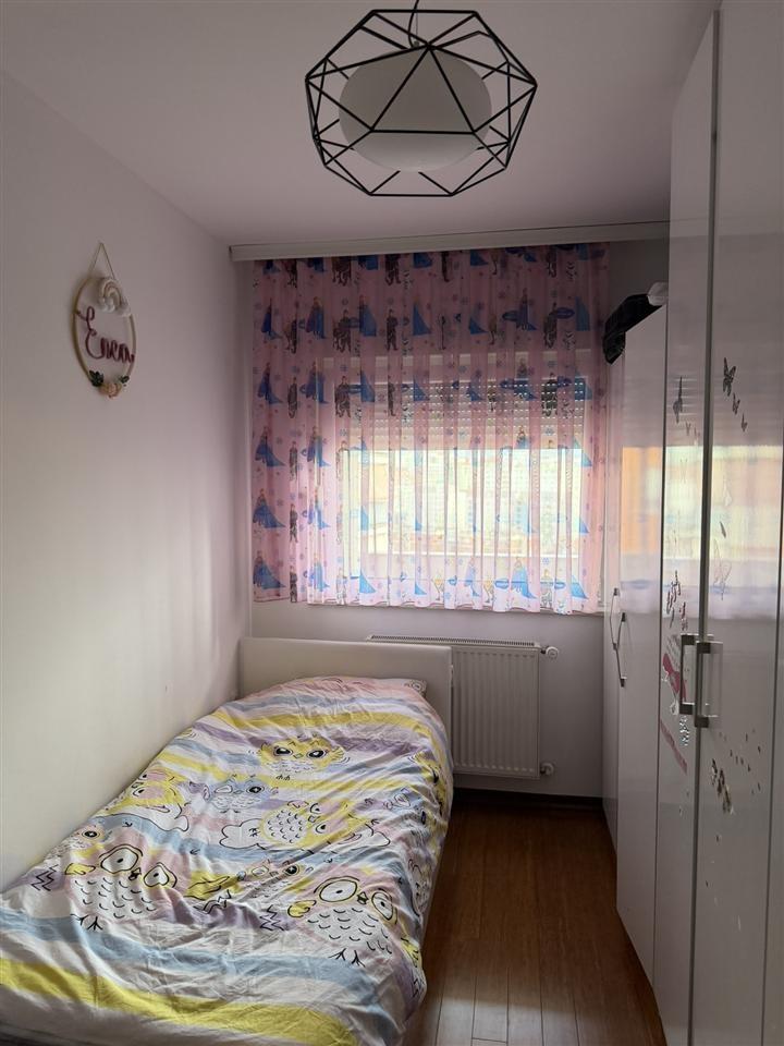 Leshoj banesen dy dhomeshe dhe sallon ne bregun e diellit (2)