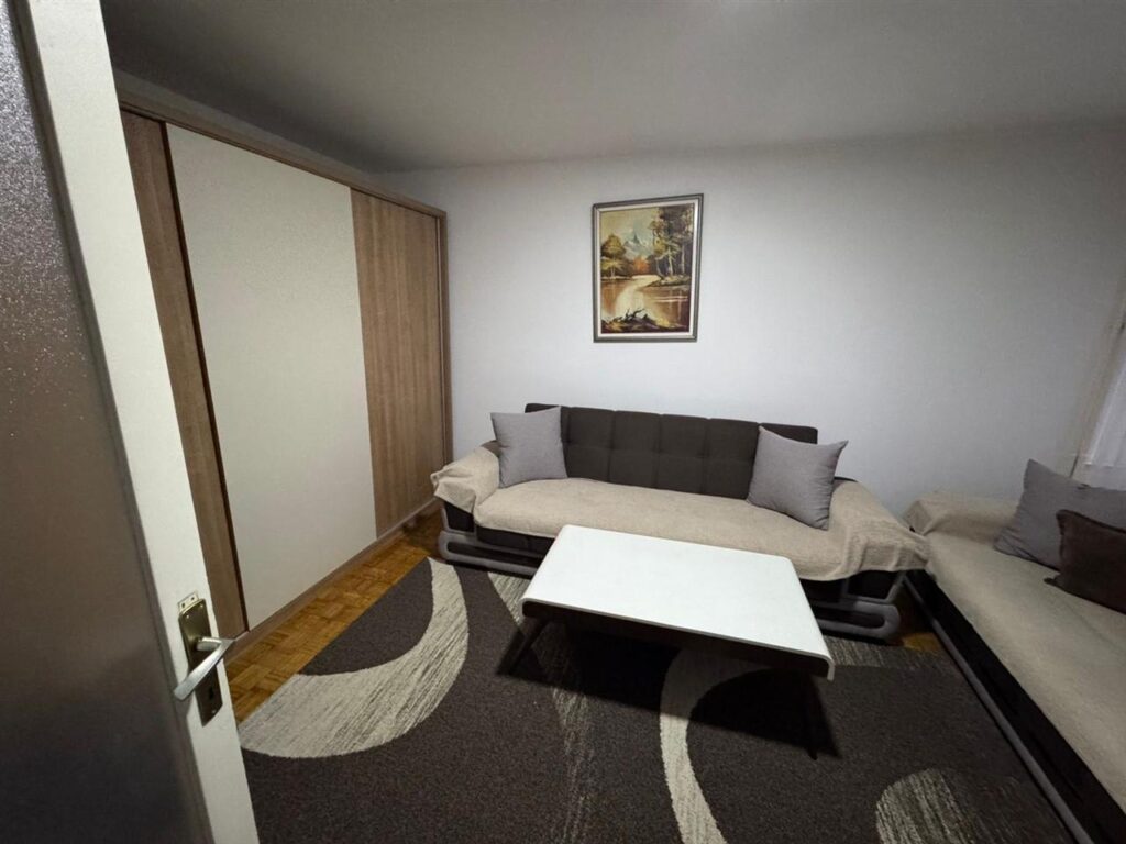 Shitet banese me lokal ne ulpiane prishtine (1)