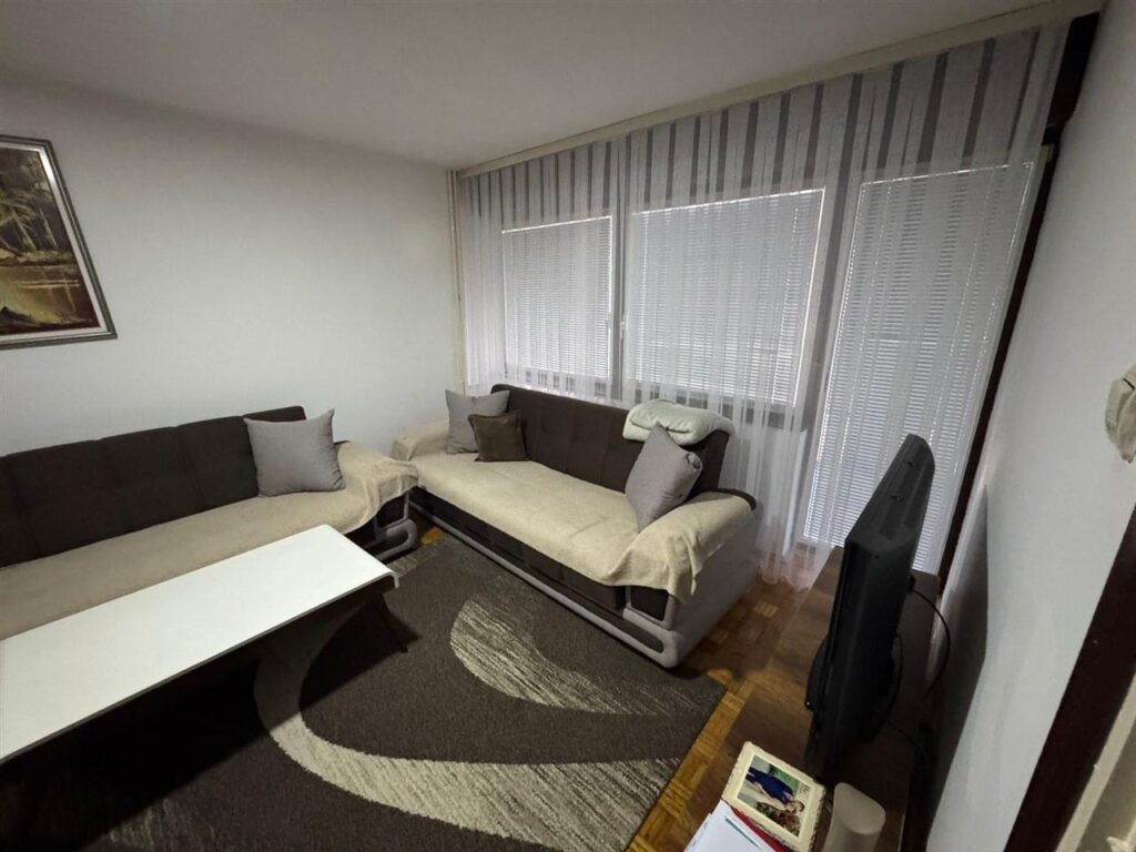 Shitet banese me lokal ne ulpiane prishtine (2)