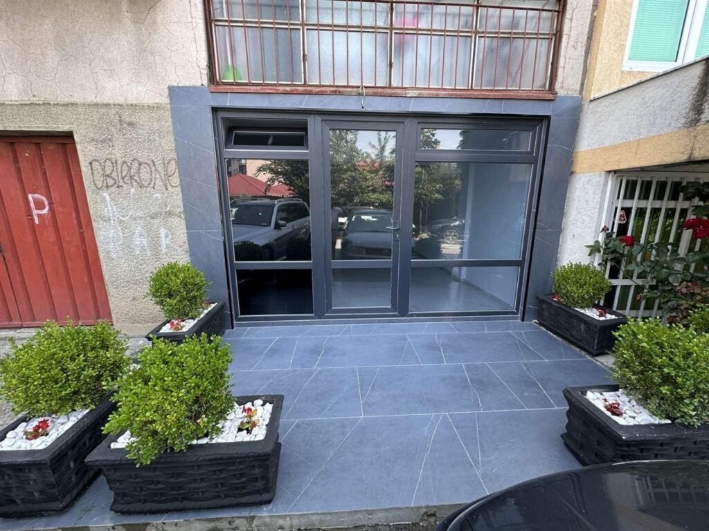 Shitet banese me lokal ne ulpiane prishtine (6)