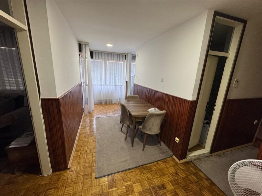 Shitet banese me lokal ne ulpiane prishtine (7)