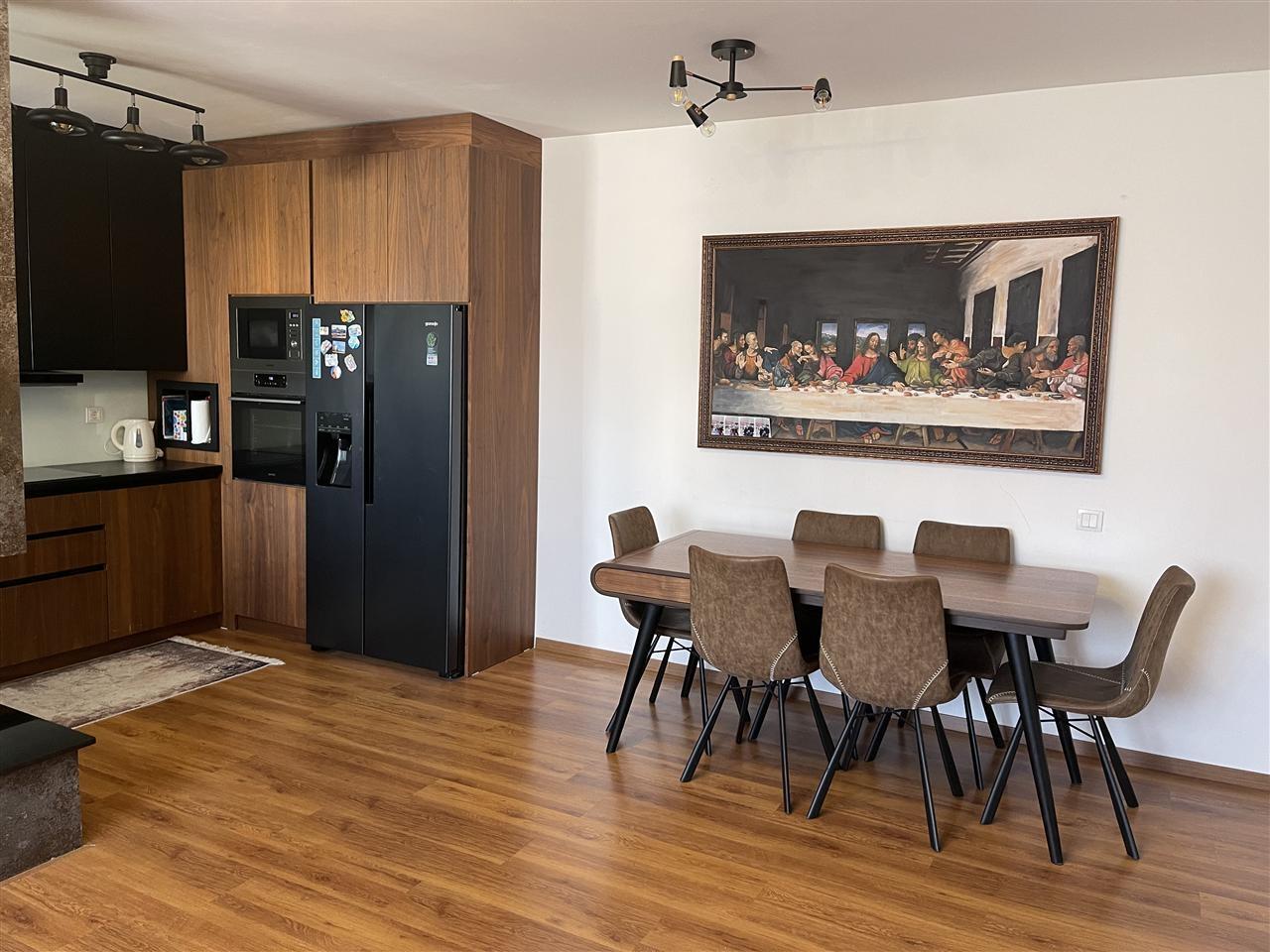 Leshoj banesen me qera (1)