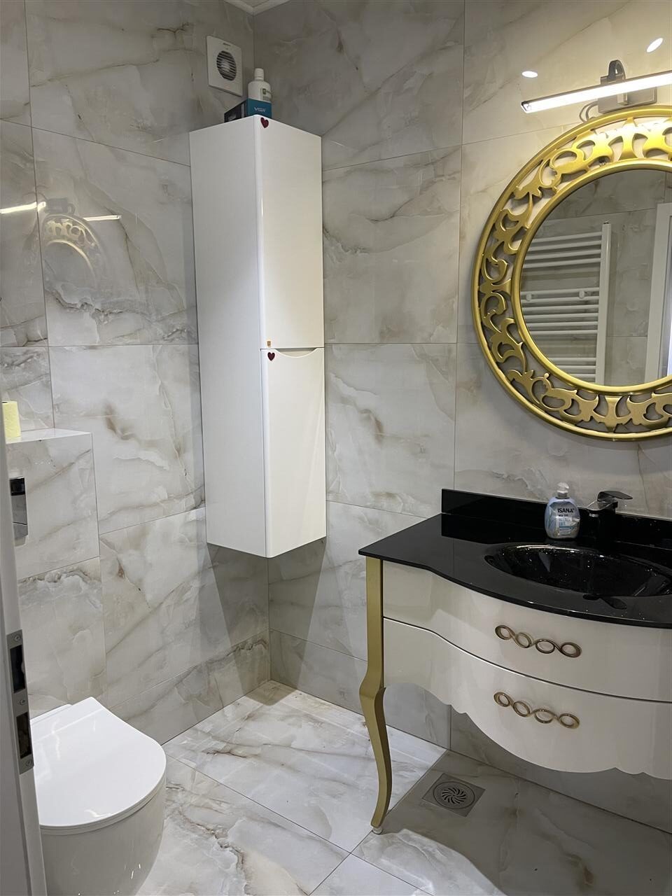 Leshoj banesen me qera (5)