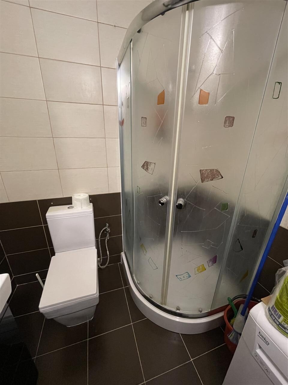 Shitet banesa ne rrugen c e mobiluar (4)