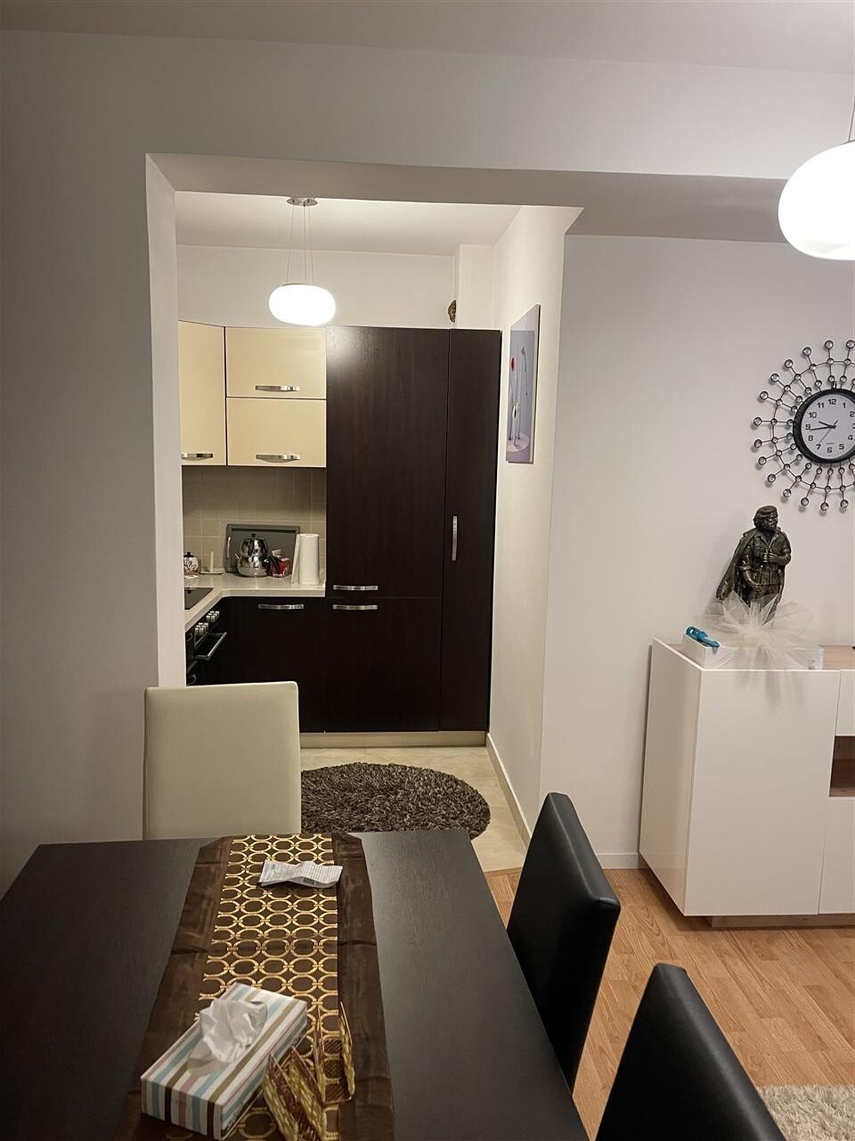 Shitet banesa ne rrugen c e mobiluar (5)