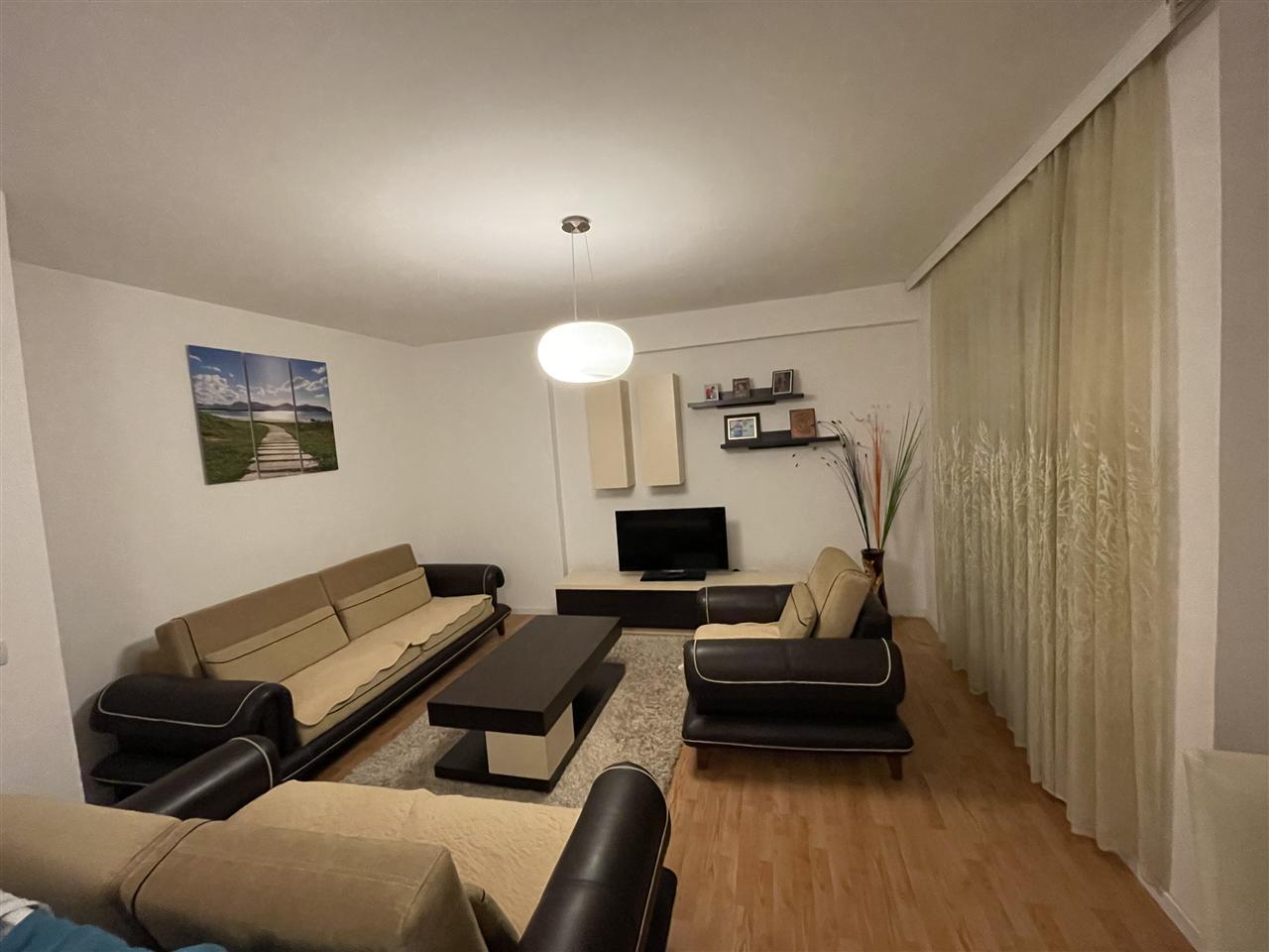 Shitet banesa ne rrugen c e mobiluar (6)