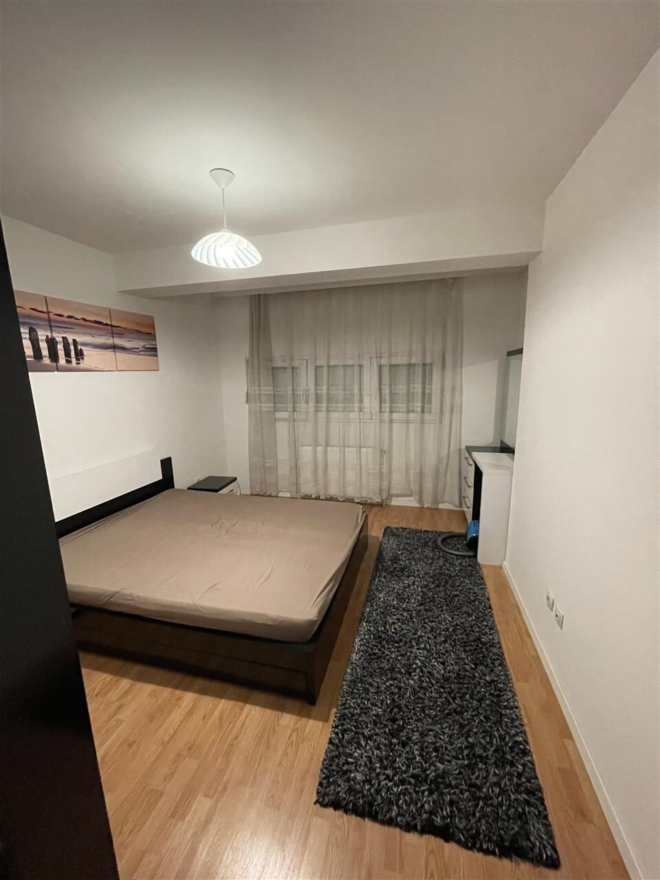 Shitet banesa ne rrugen c e mobiluar