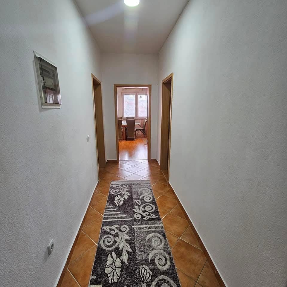 Jepet banesa me qira (3)