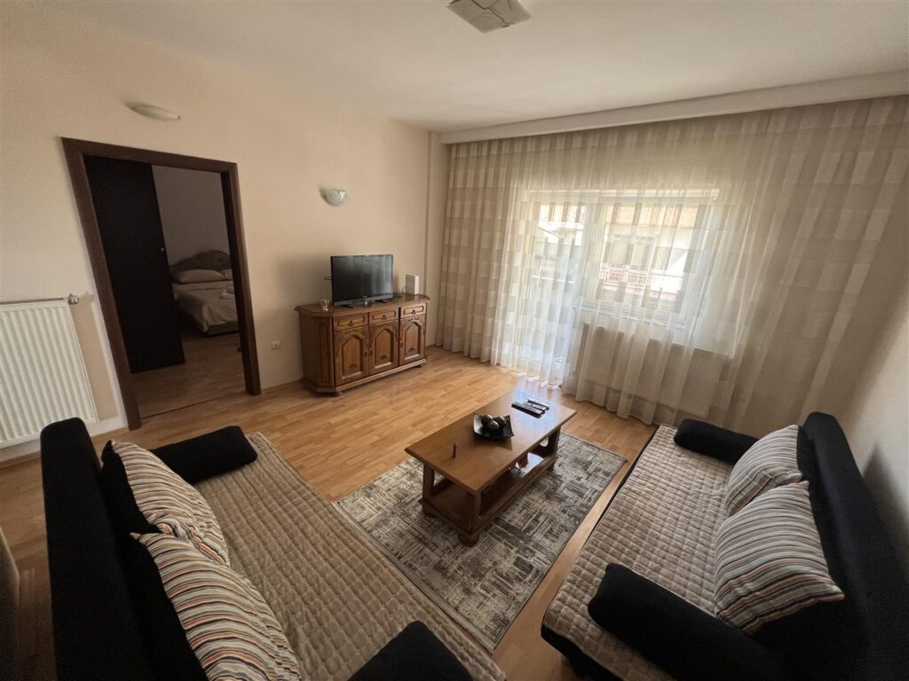 Leshohet banesa me qera mbrapa teatrit kombetar (1)