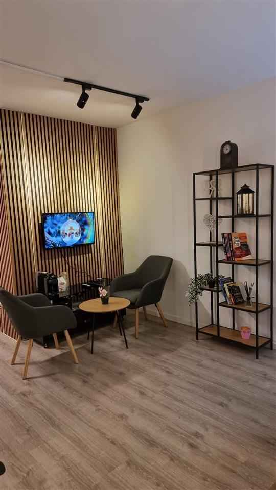 Zyre me qira rruga c