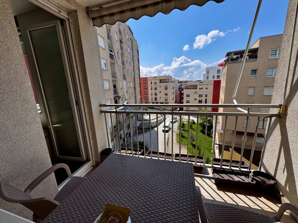 8f12215d 39f1 4866 83f6 aa4db22990c4